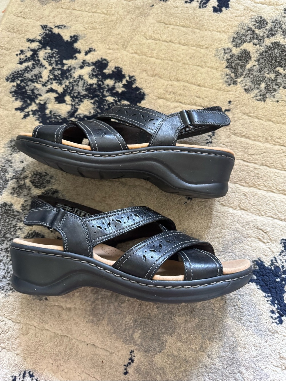 Clarks Black Leather Cross-Strap Slingback Sandals - Picture 3 of 4
